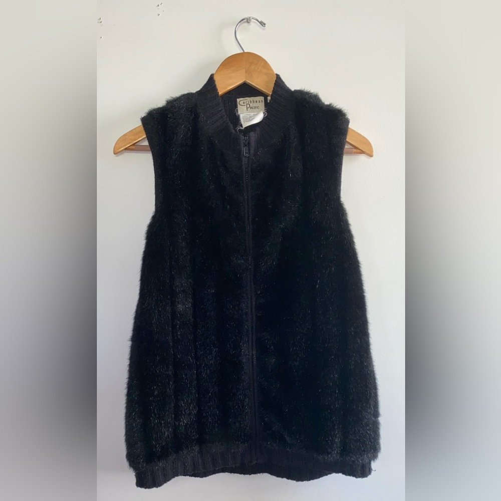 Caribbean Pacific Faux Fur Vest Size Small